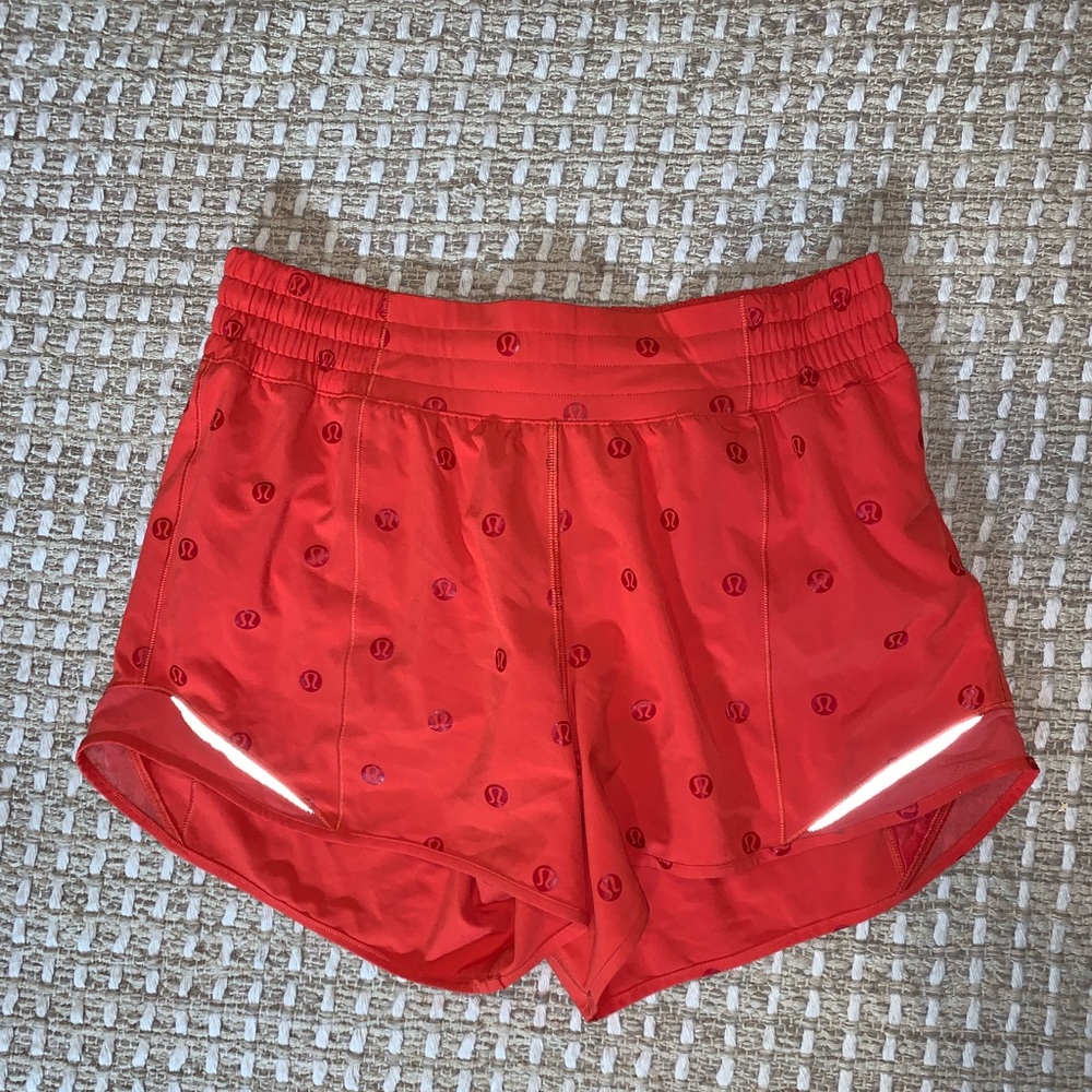 HR lululemon Hotty hott shorts!